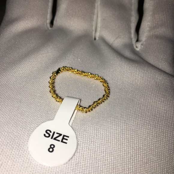 GOLD BROKEN FLOWER RING‼️ - Picture 4 of 9